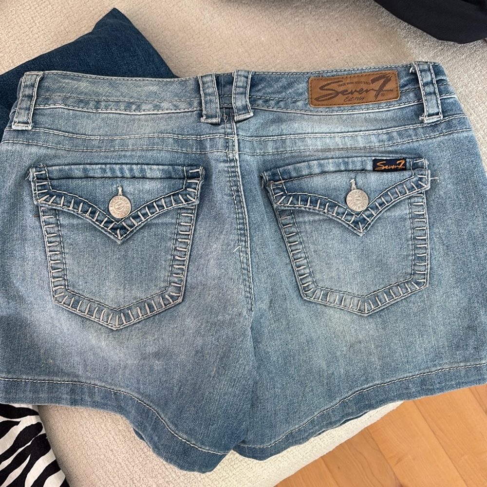 68. Jean Shorts 7 for All Mankind